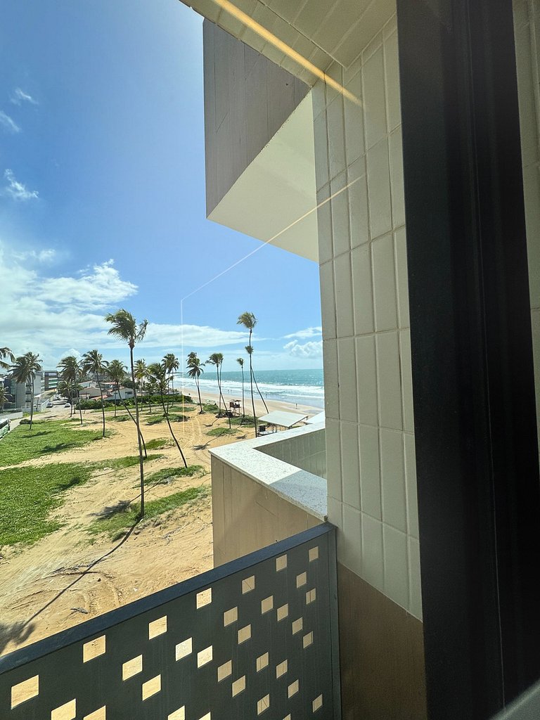 Apartamento com sacada vista mar